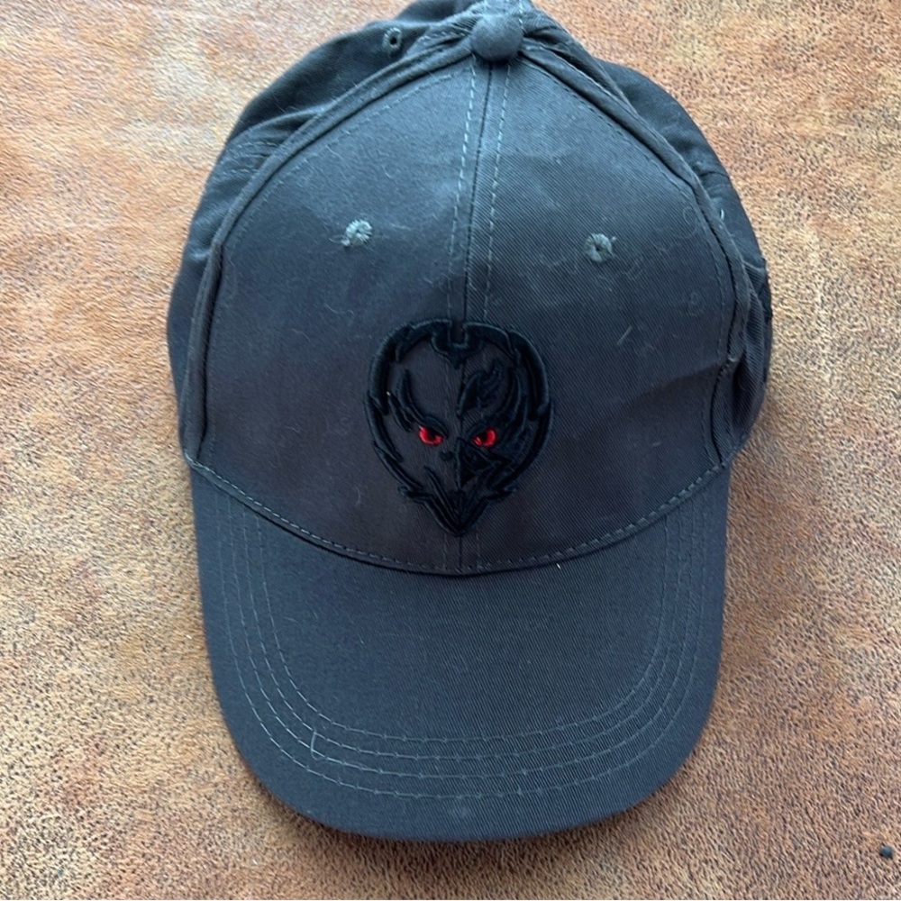 Baltimore Ravens dark grey Classic Baseball Hat with Embroidered Raven Logo